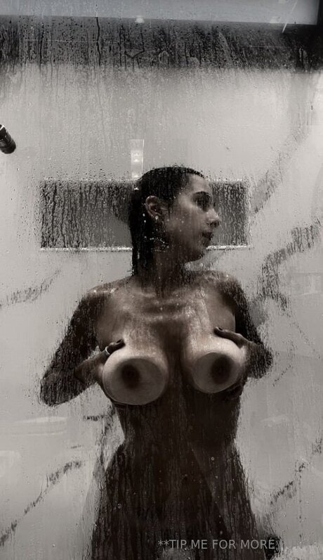 Divinitirosefree model top galleries