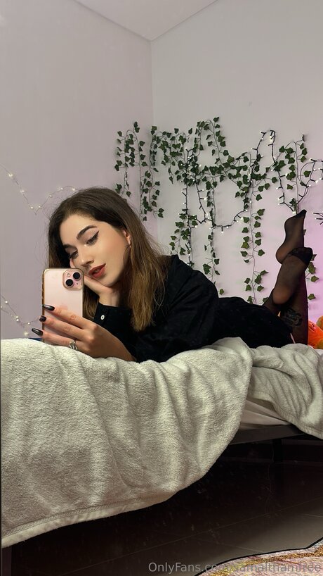 Samaltham69 model adult img