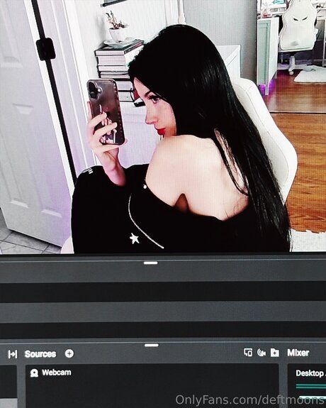 Deftmoons exclusive star photo