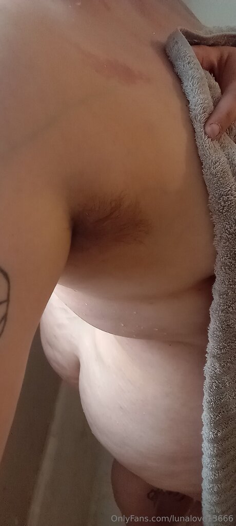 Lunalove13666 model top photo