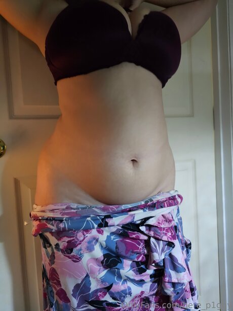 Here P1ggy star sex picture