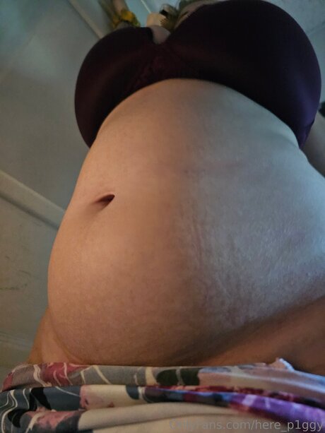 Here P1ggy porn star image