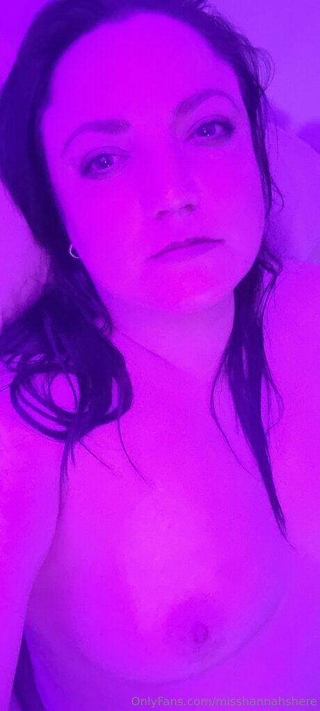 Misshannahshere xxx pornstar pic