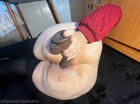 Crisy Gothic star naked img