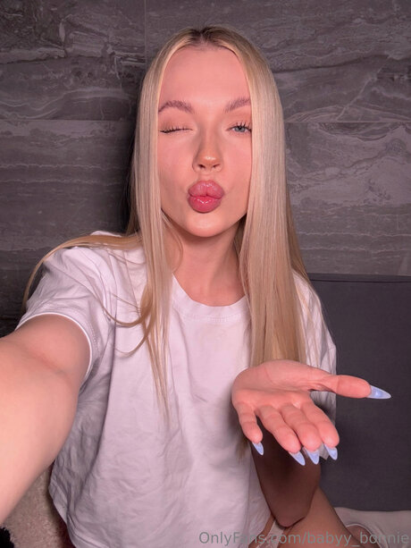 Babyy Bonnie star perfect photo