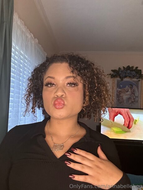 Annabellebooo erotic actress pictures