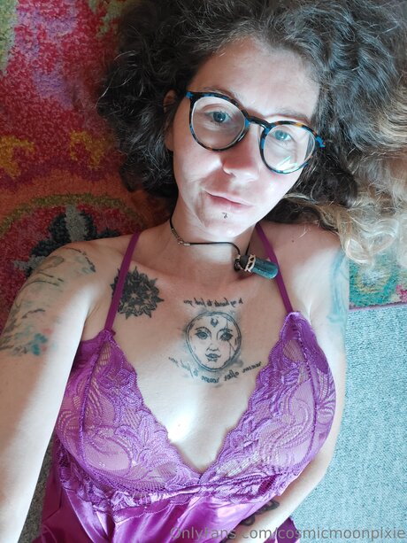 Cosmicmoonpixie profile image