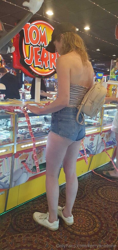 Kerryanntone sex model pic