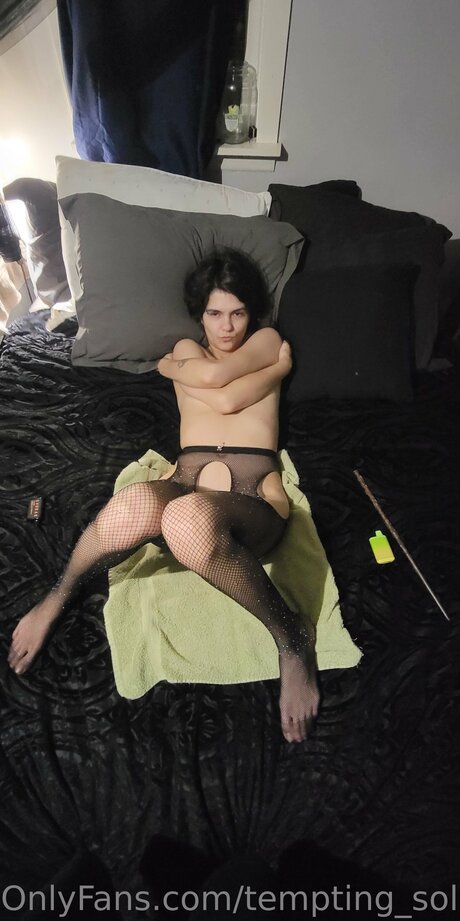 Tempting Soles model hd photo