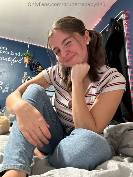 Brunettebaby040 nice star gallery