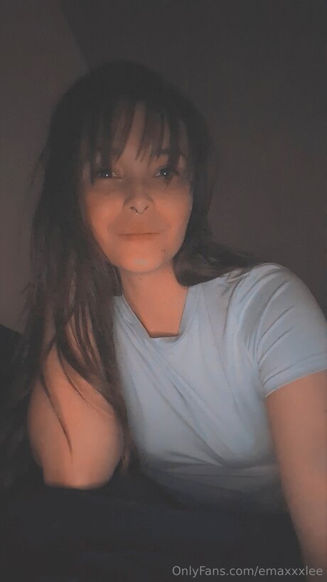 Emaxxxlee star naked gallery