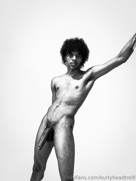 Kurlyheadtrelll nude model img
