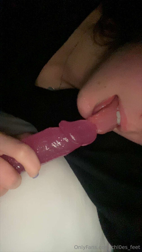 Chl0es Feet model naked archive