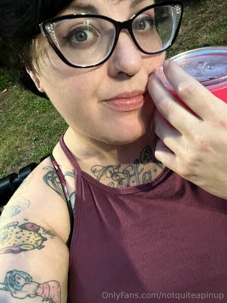 Notquiteapinup model nudes pics