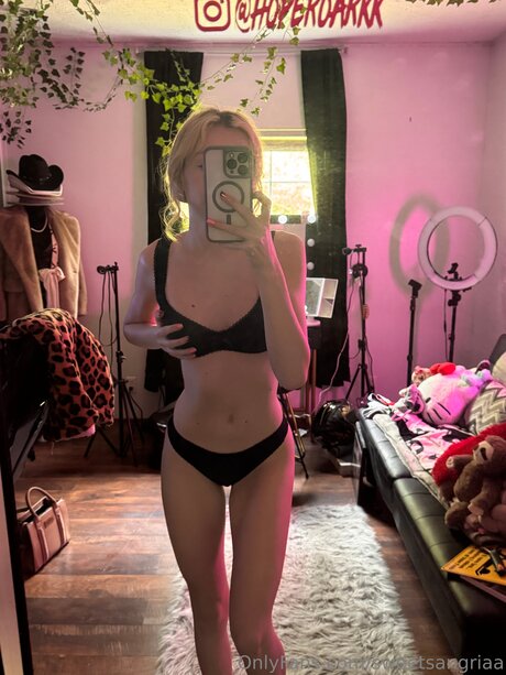 Sweetsangriaa star pornographic pic