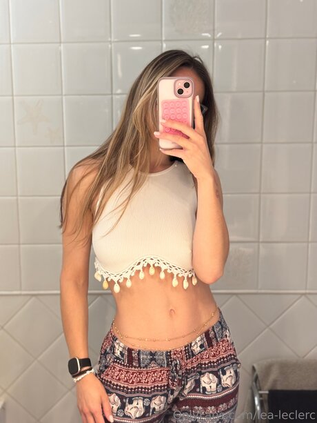 Lea Leclerc perfect model gallery