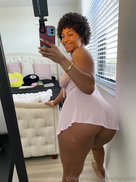 Emorisplashh pornstar perfect pic