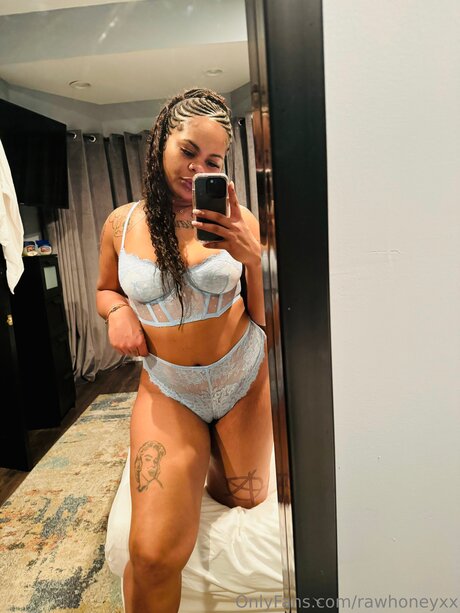 Rawhoneyxx sexy star image