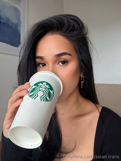 Asian Trans naked model pic