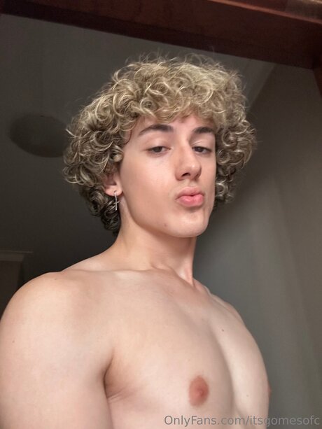 Itsgomesofc star hot photo