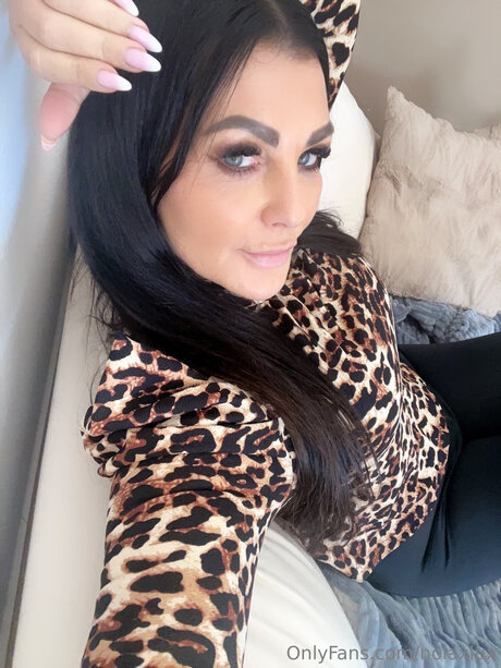 Nolaxlux nice actress image