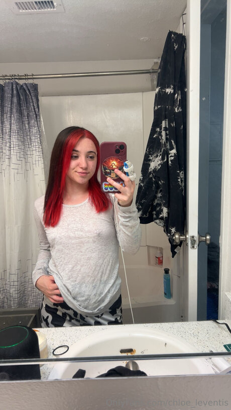 Red W pornstar photo