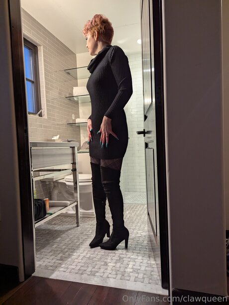 Clawqueen erotic pornstar pics