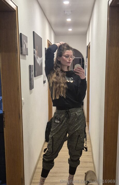 U353169692 model art pictures