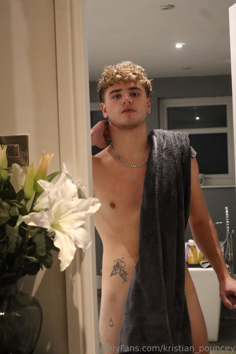 Kristian Pouncey star naked pic