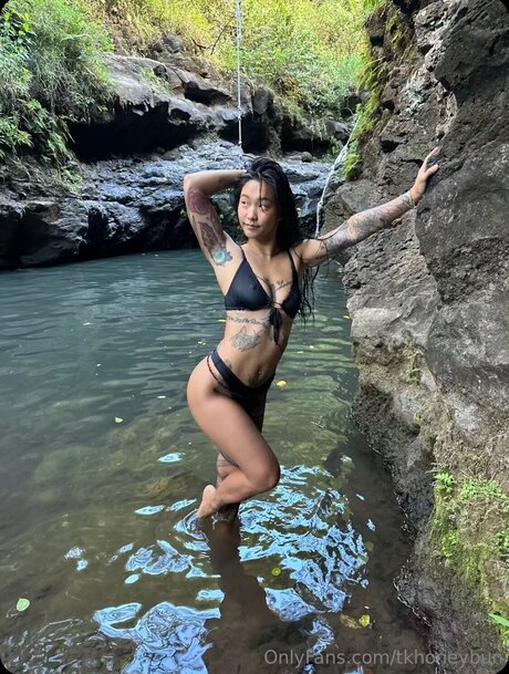 Tkhoneybun pornstar erotic pic