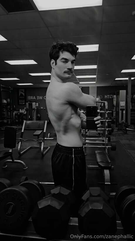 Zanephallic model porn archive