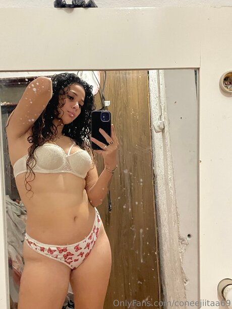 Coneejiitaa69 star high quality picture