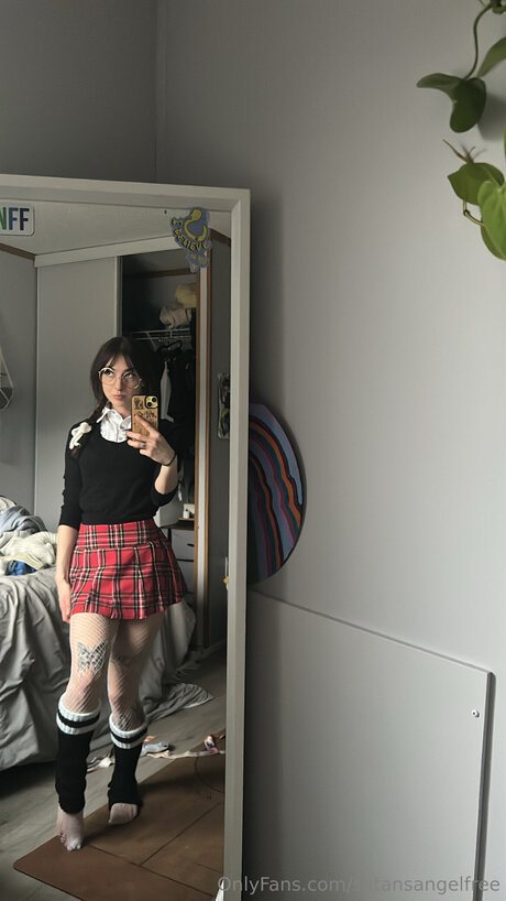 Satansangelfree star hot image