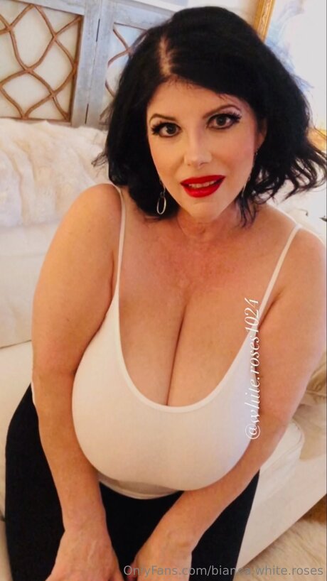 Bianca White Roses nudes actress img