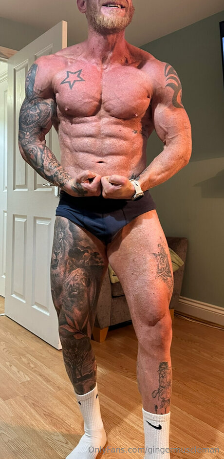 Gingermuscleman sexy model pic