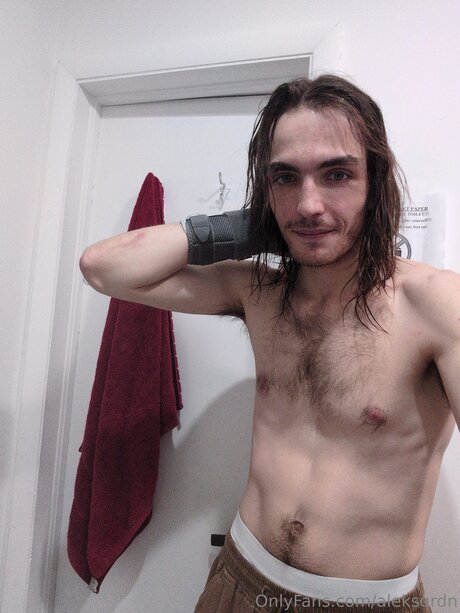 Aleksqrdn sex model image