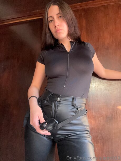 Queen019 model art pic