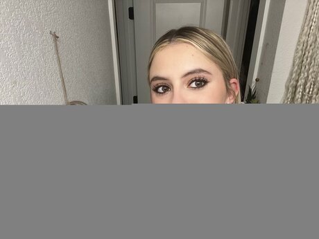 Alexiismoore pornstar pretty photo