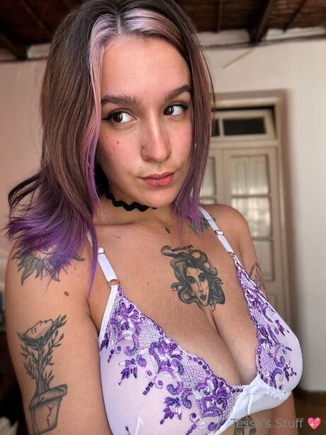 Curvy Tess star porn picture