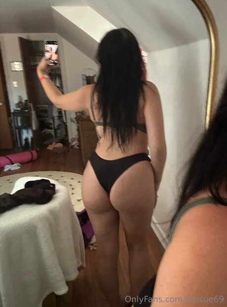 Emsue69 model beautiful photo