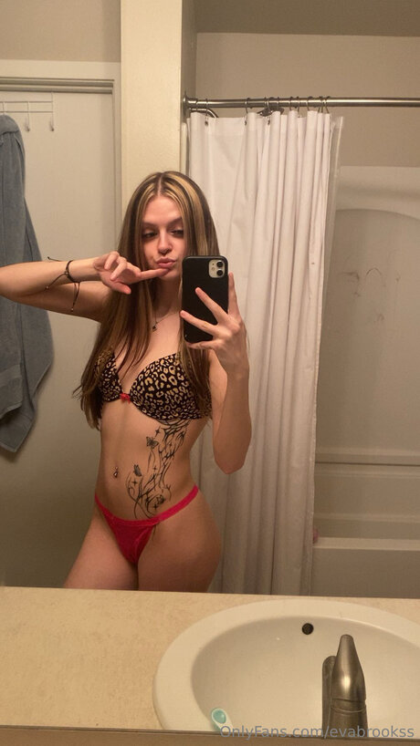 Evabrookss hot pornstar pic