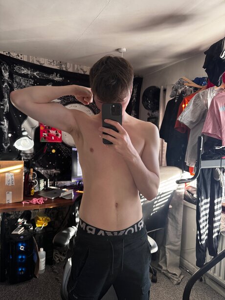 Thebeeb0i hd model photo