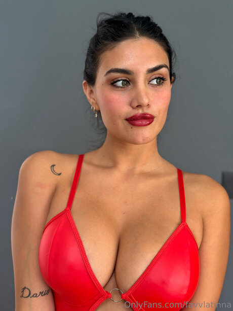 Favvlatinna model free picture