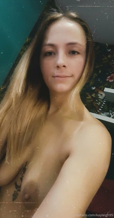 kayleigh95 free model image