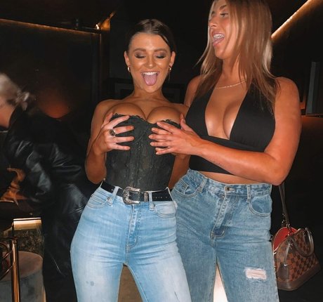 Kayla Butler star erotic photos