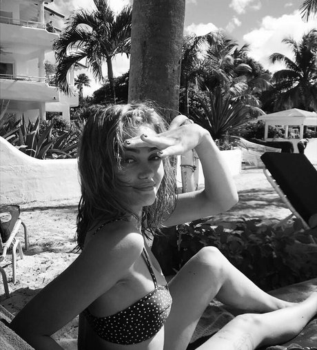 Ella Purnell free star archive