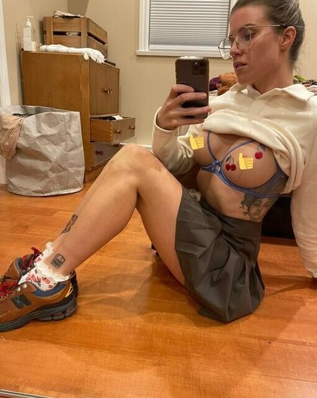 Horsegirldotjpeg hd star pictures