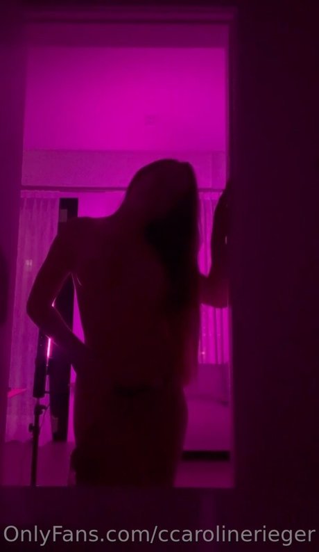 Caroline Rieger art star photo