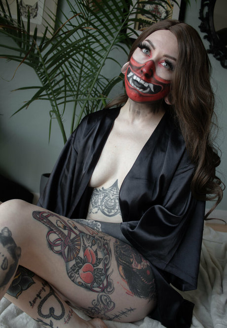 helloyelow model sex archive