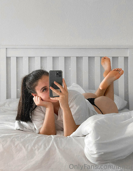lanzii model hot picture